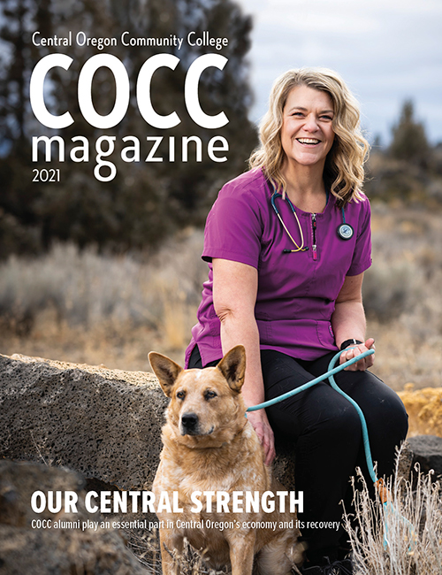COCC毕业生Jill Ward和Gunner是一只收容所的狗，正在雷德蒙德的BrightSide动物中心寻求收养，它是兽医技术培训项目的合作伙伴。Timothy Park摄。